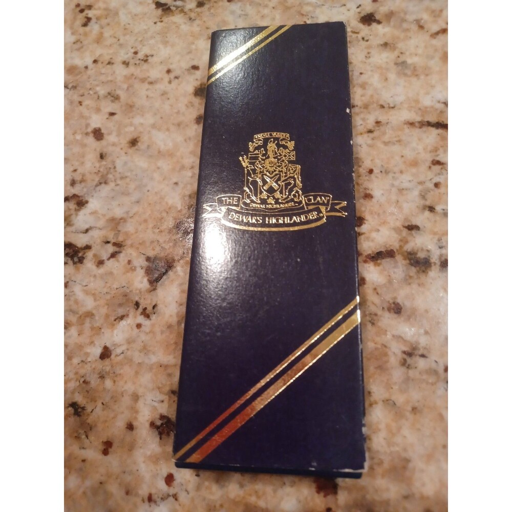DEWARS HIGHLANDER THE CLAN GOLD COLOR NEW IN BOX KEY CHAIN